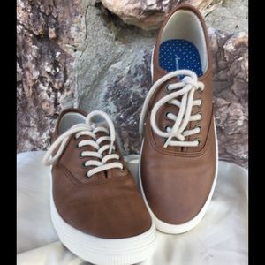 American Eagle brown leather sneakers